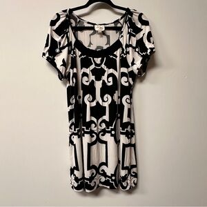 Beige by ECI Black & White Scroll Print Short Sleeve Dress – Classic Chic